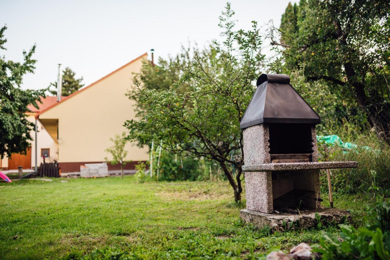 Apartman Pod Borovici Kovalovice Eksteriør bilde